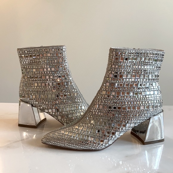Steve Madden Shoes - New Steve Madden 6.5 clear stone boots FREE SHIP